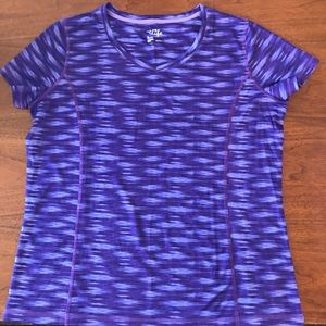 NWOT athletic blend fabric t-shirt